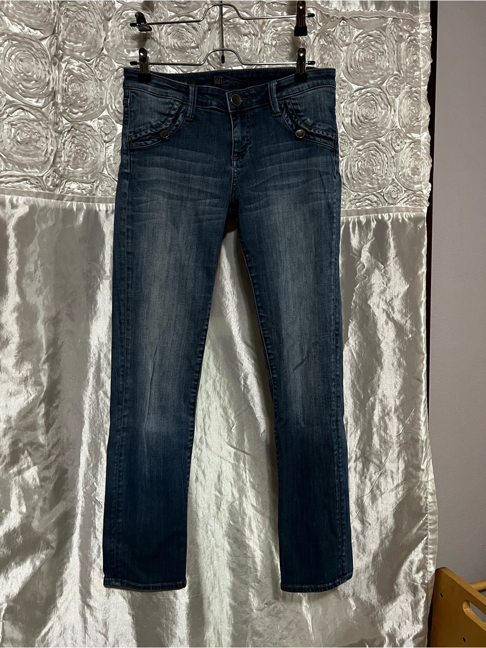 Kut from the Kloth Dark Blue Skinny Jeans *callout